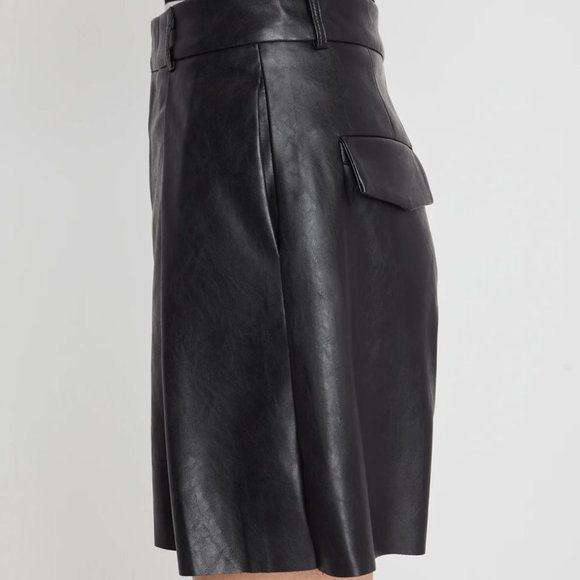 Choosy Vegan Leather High Waist Flare Shorts sz 4 - Picture 3 of 4